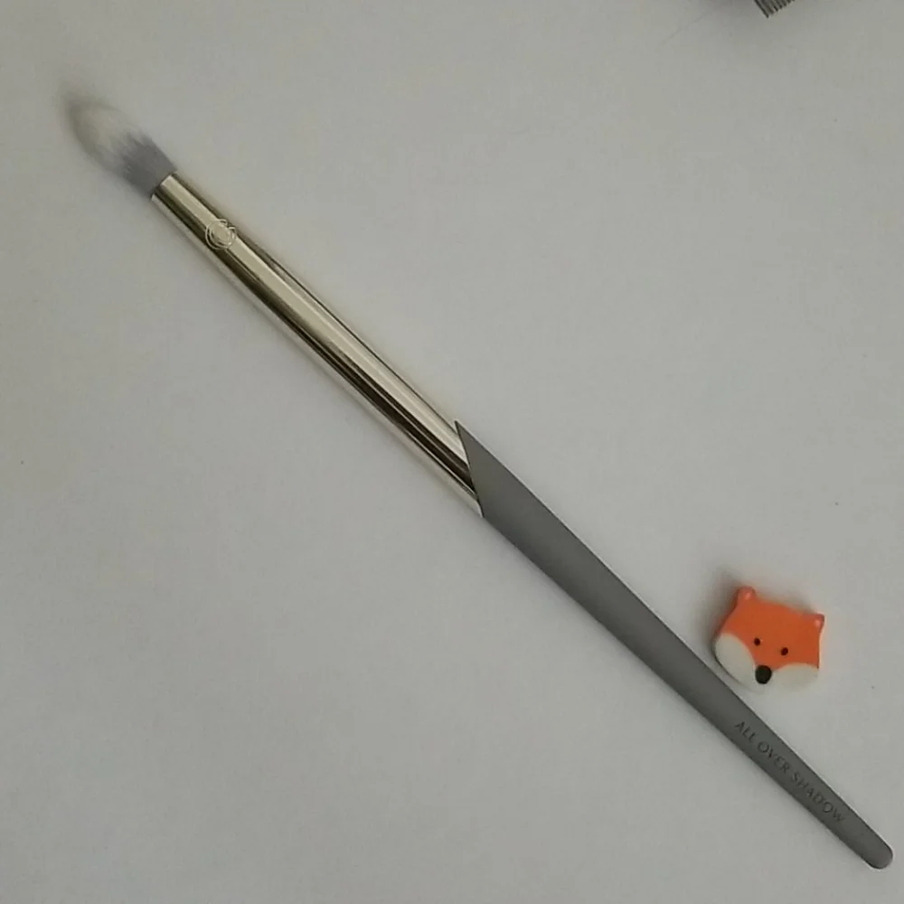 Complex Culture All Over Shadow Brush